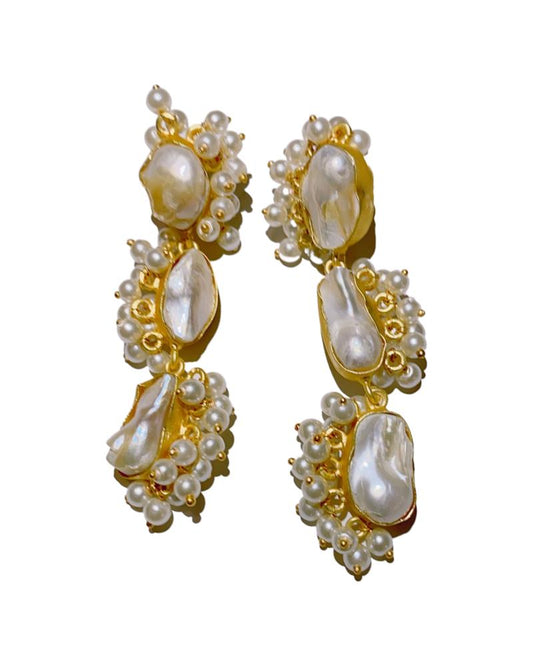 TROIS PIERRES pearl earrings